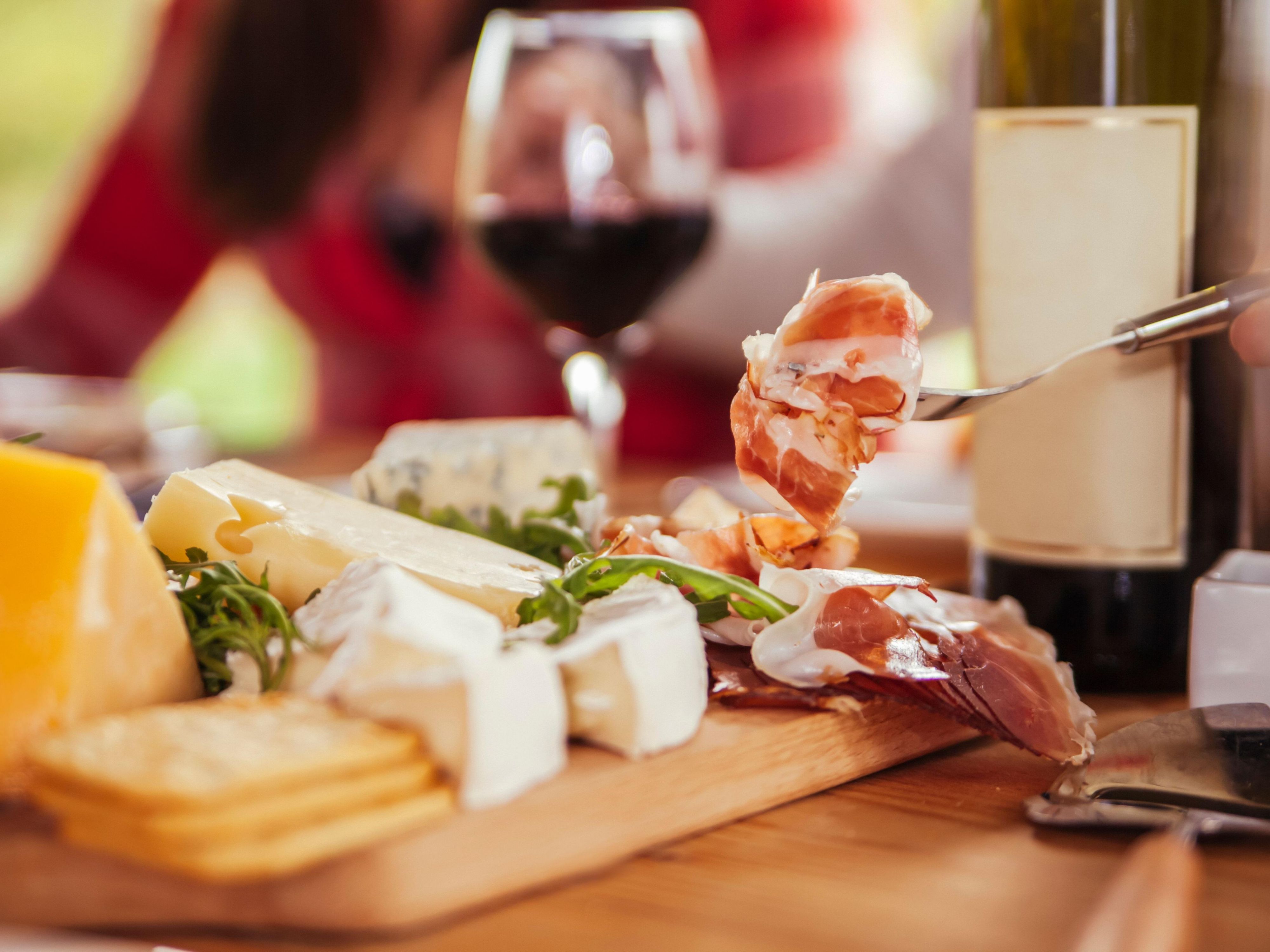 Immerse yourself in this all-inclusive gourmet food and wine adventure for 2 people guided by the award-winning ‘Two Fat Blokes’ tours. With accommodation and breakfast included, experience a delightful range of locally crafted Hunter Valley wines, artisanal cheeses, spirits, and ciders on a guided half day tour to 3 boutique venues. 