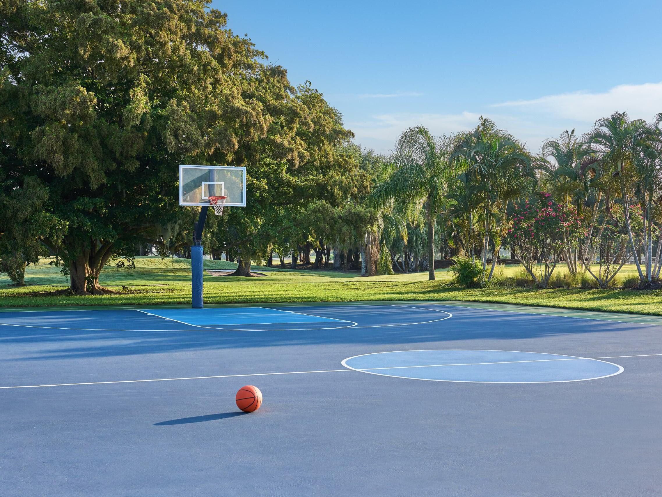 At our Port St. Lucie resort, the fun never stops thanks to our activities and entertainment program. Stay active with sports and fitness classes, connect and socialize at lively events, or jam out to live music. And with plenty of family-friendly options, kids will have just as much fun as the grown-ups.