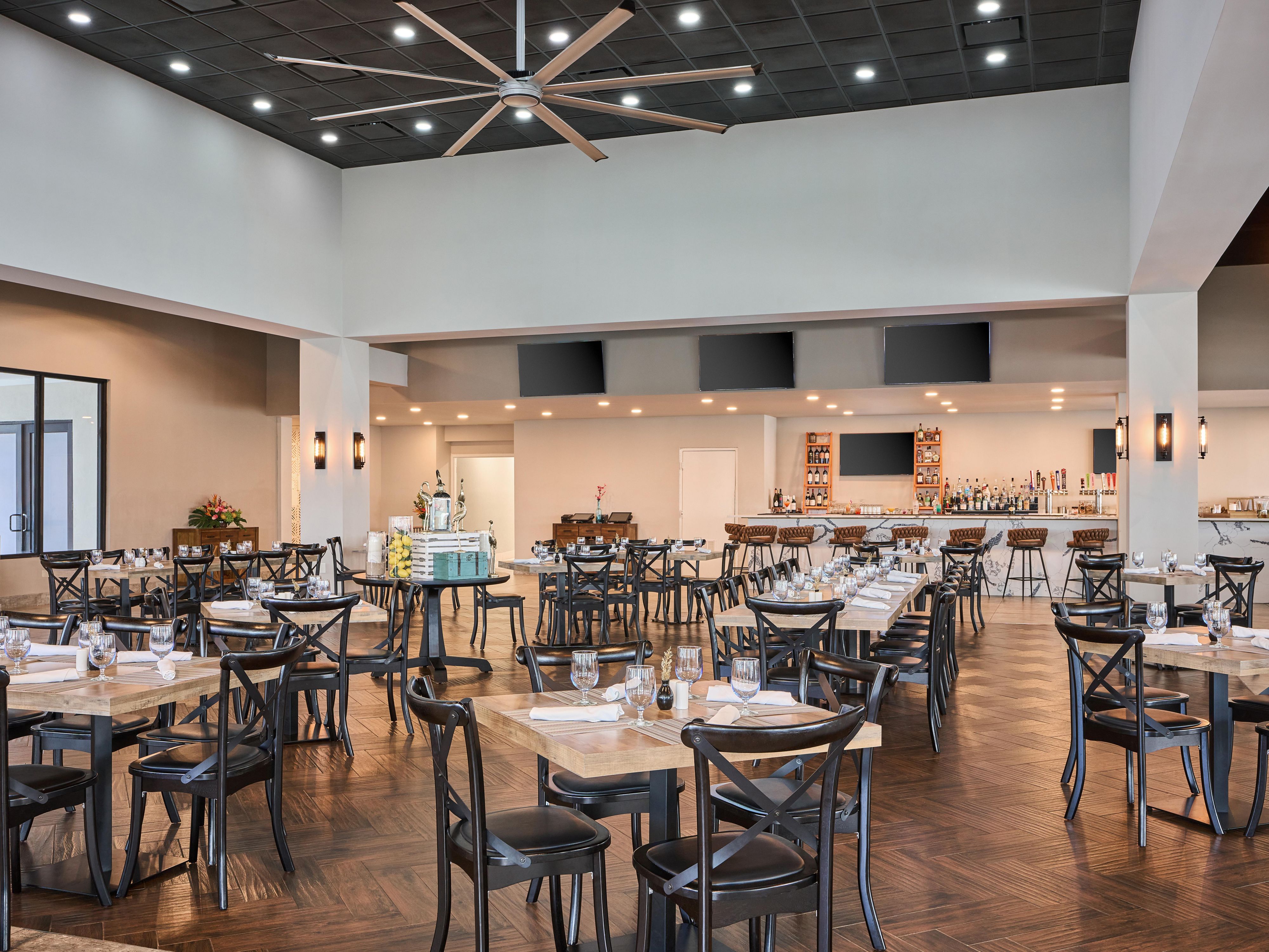 Enjoy easy, inviting dining at our restaurant in Port St. Lucie.