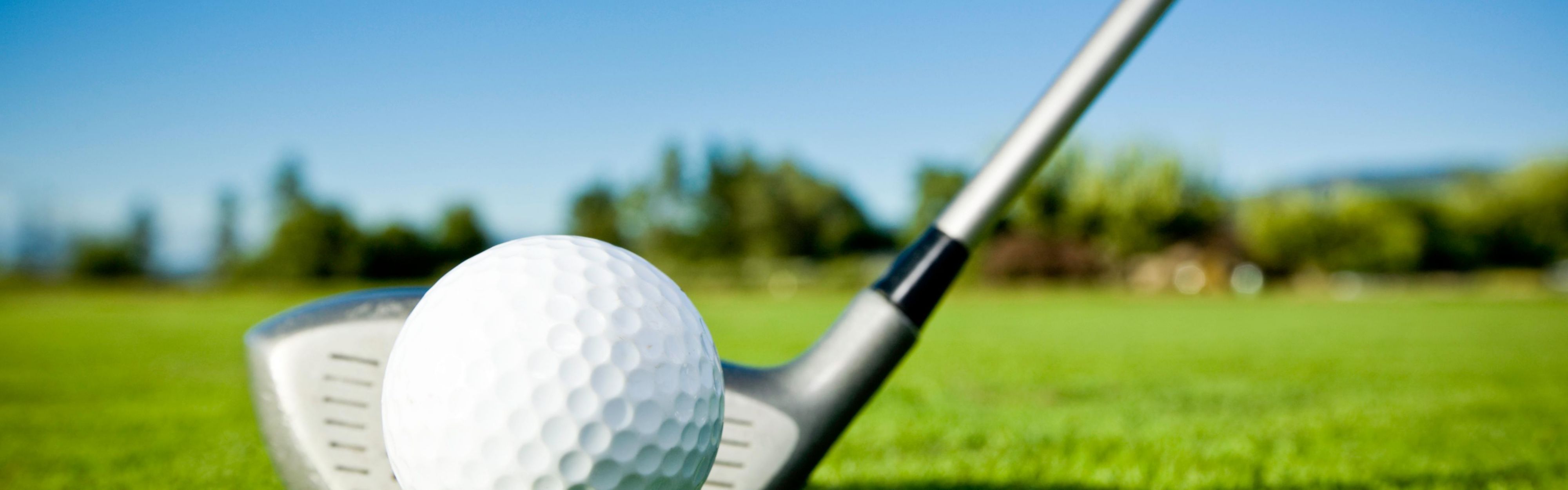 انطلق في قرية PGA القريبة ، موطن دورات البطولة.