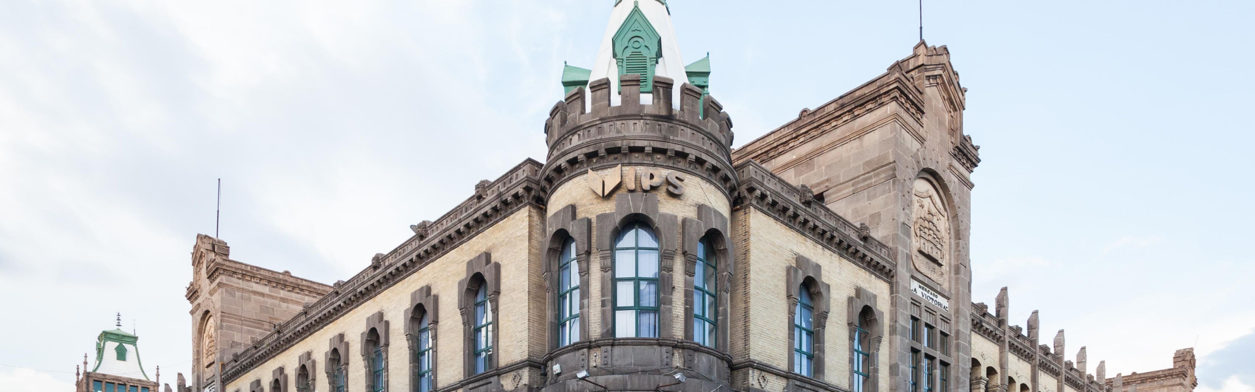 chợ cổ La Victoria