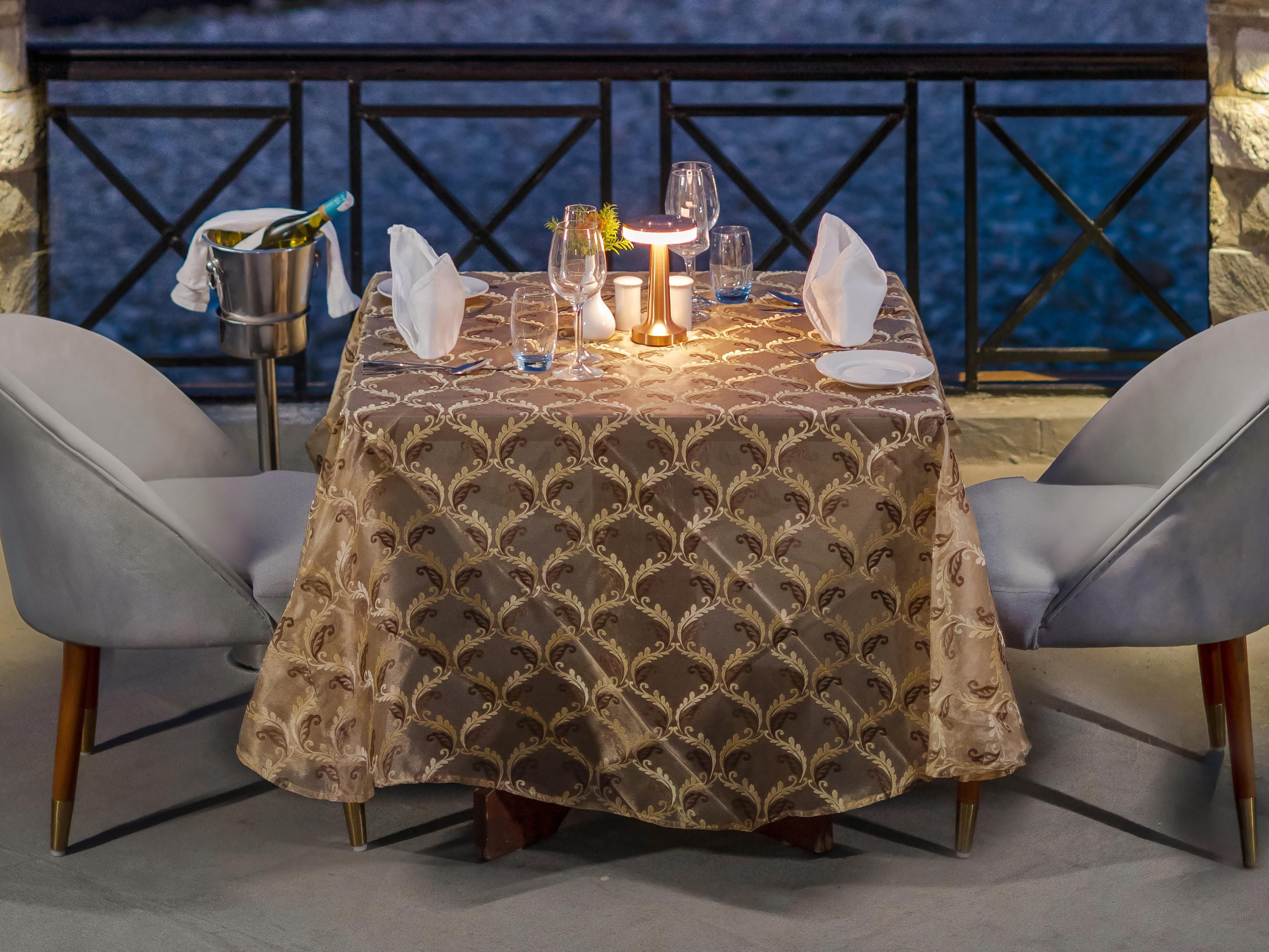 Indulge your senses and feed your soul. Enjoy the riverside view and dine under the open sky with our alfresco seating at Kosi Bar & Kitchen. Devour the comforts of great food with unforgettable conversations, with a host of delectable cuisines and artisanal cocktails that will truly leave you spoilt for choice.
