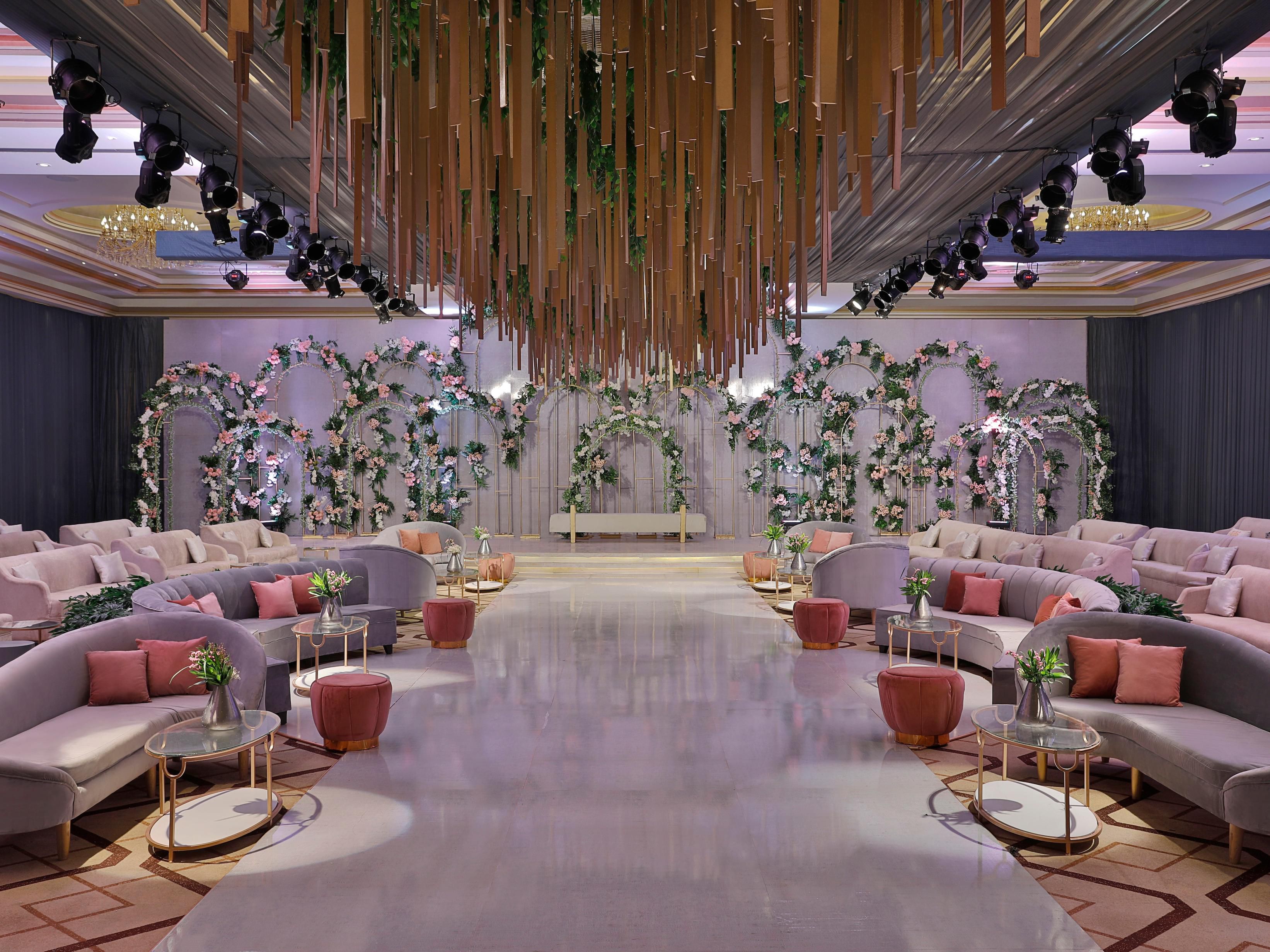 Make sure your wedding is an unforgettable occasion by choosing our Riyadh Grand Ballroom, which can host a lavish reception for more than a thousand guests. WiFi connectivity is a convenient amenity for social media savvy guests, while the latest and the state-of-art technologies make for as more enjoyable wedding experience.