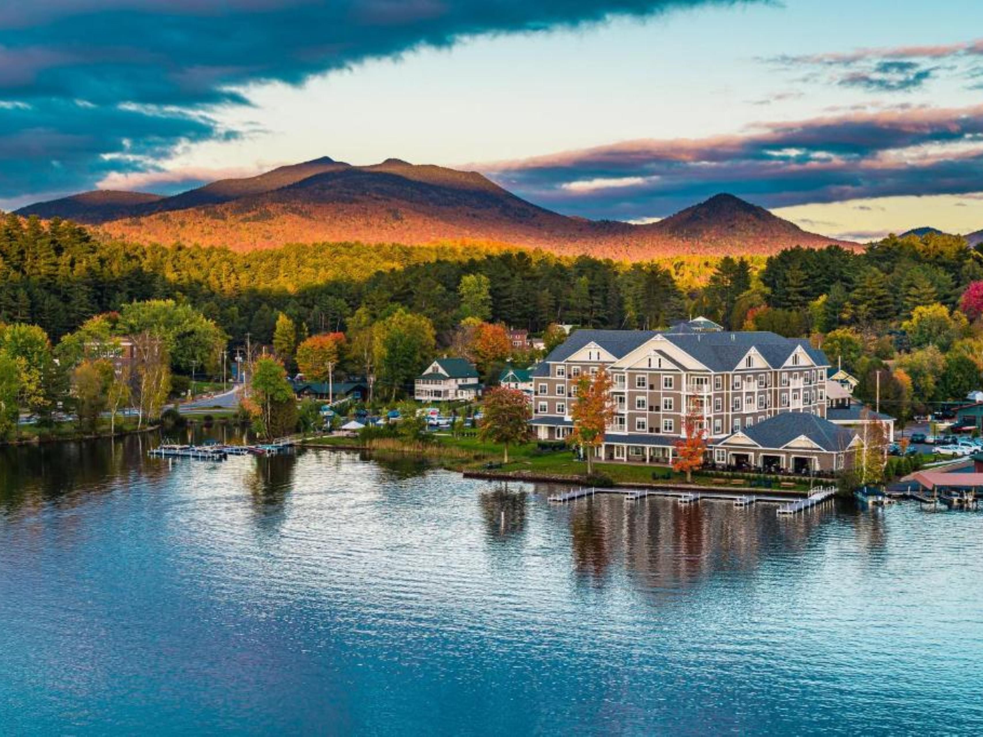 Saranac Lake Hotel Discounts | voco Saranac Lake NY - Waterfront