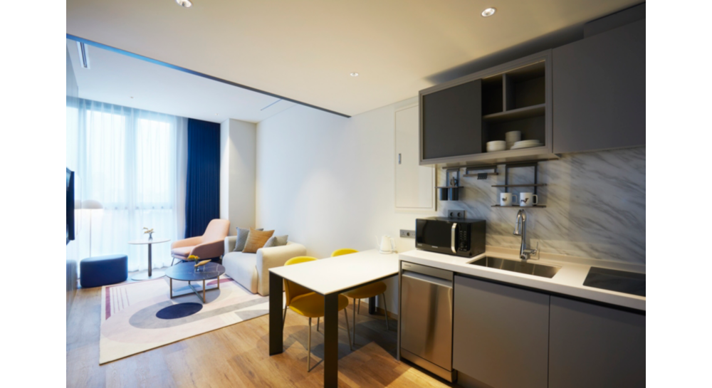 One Bed King Suite