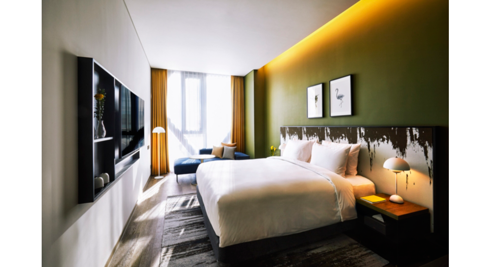 Premier One King Bed with Hinoki