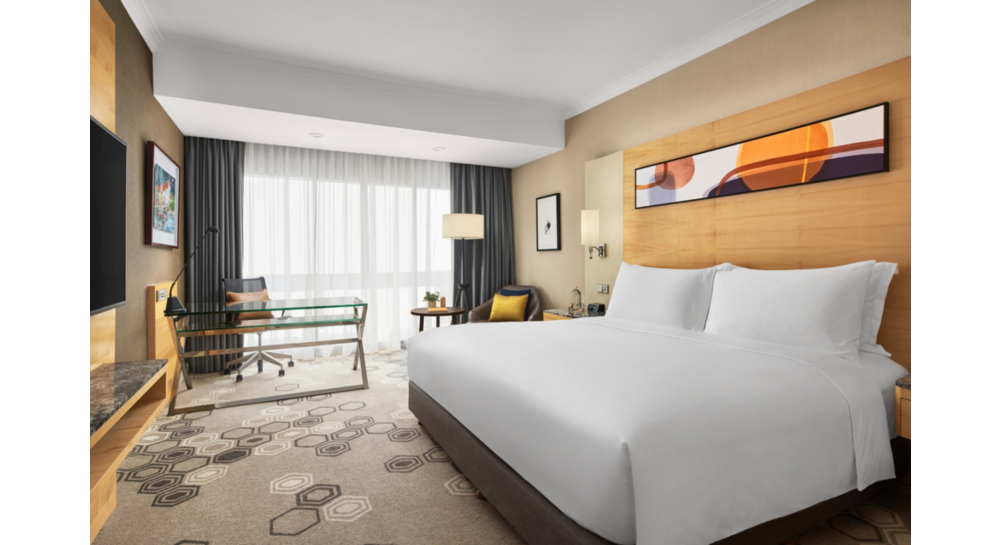 1 King Bed Club with Balcony