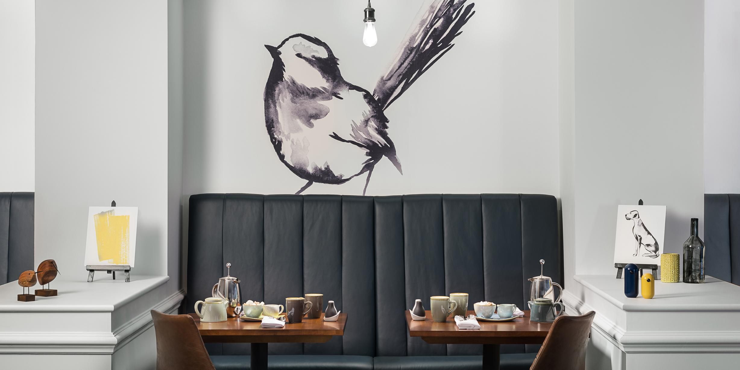 Bar six5one is a social space. Sip a classic Mojito, order an ice-cold beer, or crack open some bubbles and enjoy some cocktails. Share gourmet platters and bar bites. Pair barista-made coffee with moreish Malvern pudding. Choose. Sit back. Relax.