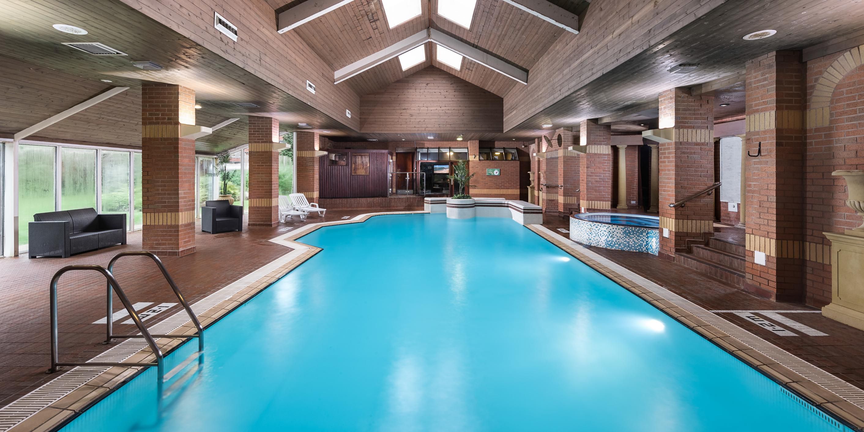 Whether it’s a chill-out or a work-out you have in mind, our You Fit health club is a wonderfully tranquil place to do it. Located on the ground floor, it’s free for overnight guests and is open seven days a week. Facilities include: poolside sauna, poolside steam room, jacuzzi, 15-metre exercise pool, fully-equipped gym. 
