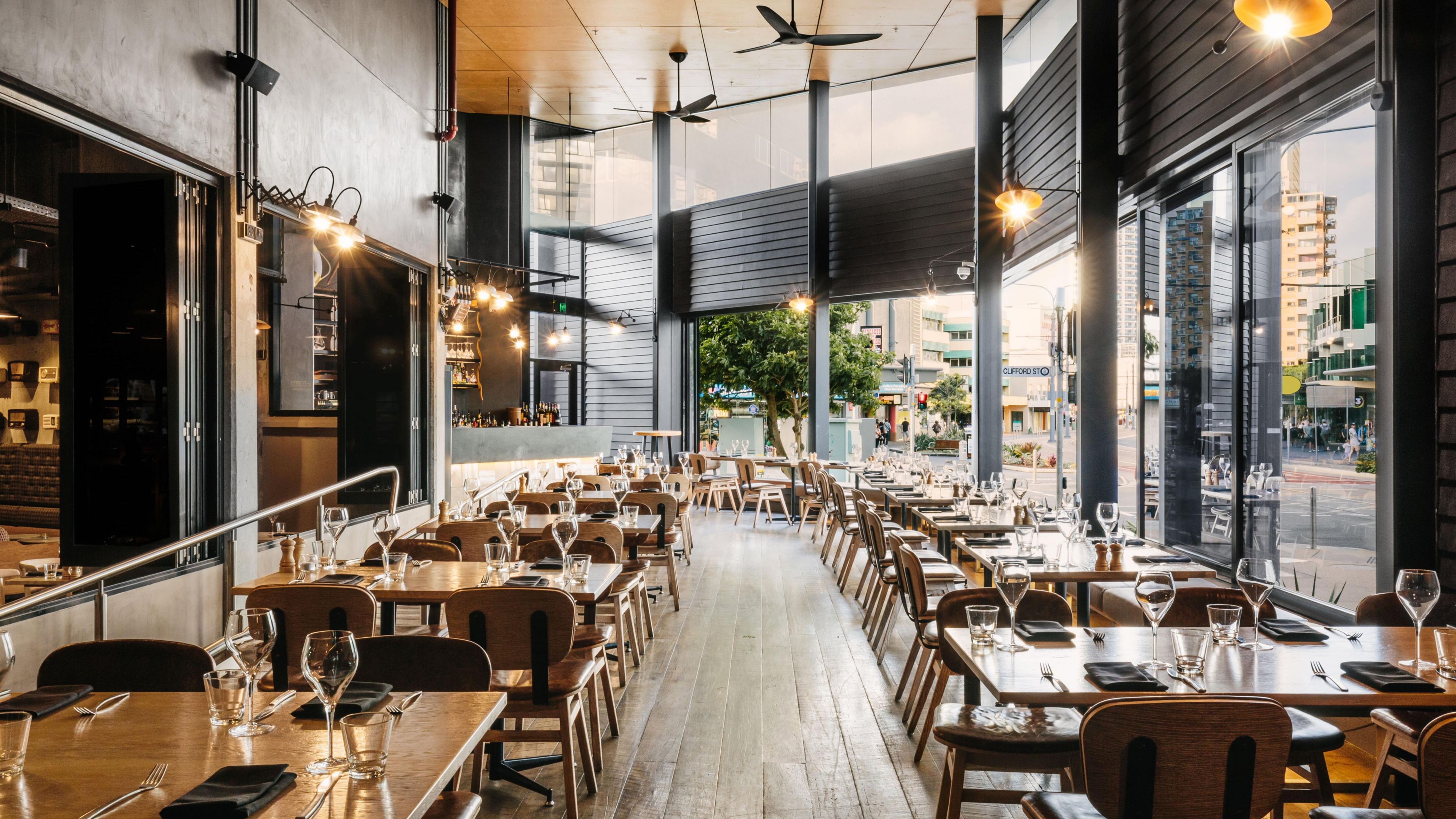 Dining voco Gold Coast