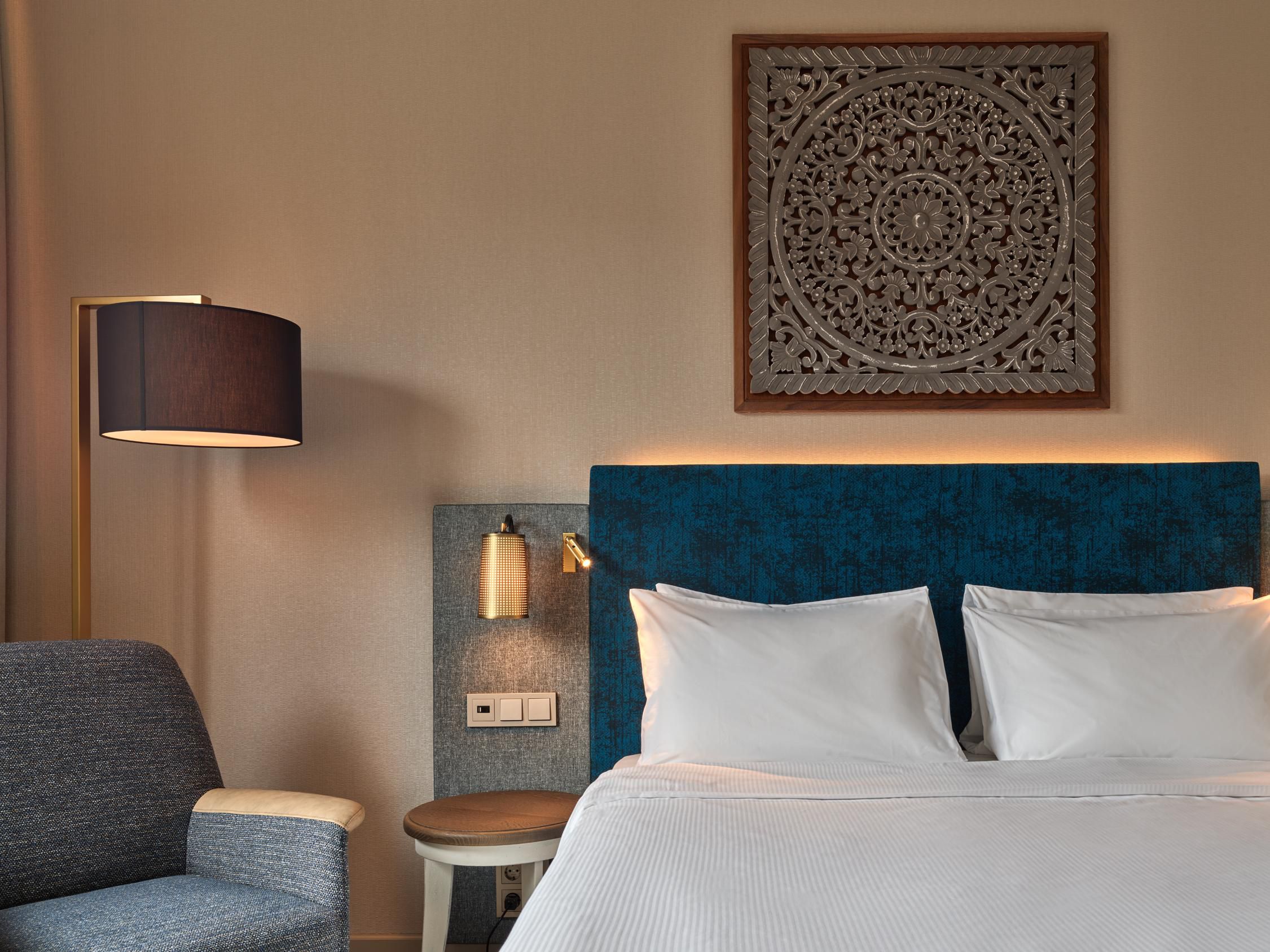 Whether for work or leisure, voco The Hague is the perfect option for all connected travellers. From high-speed Wi-Fi throughout the hotel and USB-C plugs in every room and common area, we offer seamless connectivity wherever you go. 
