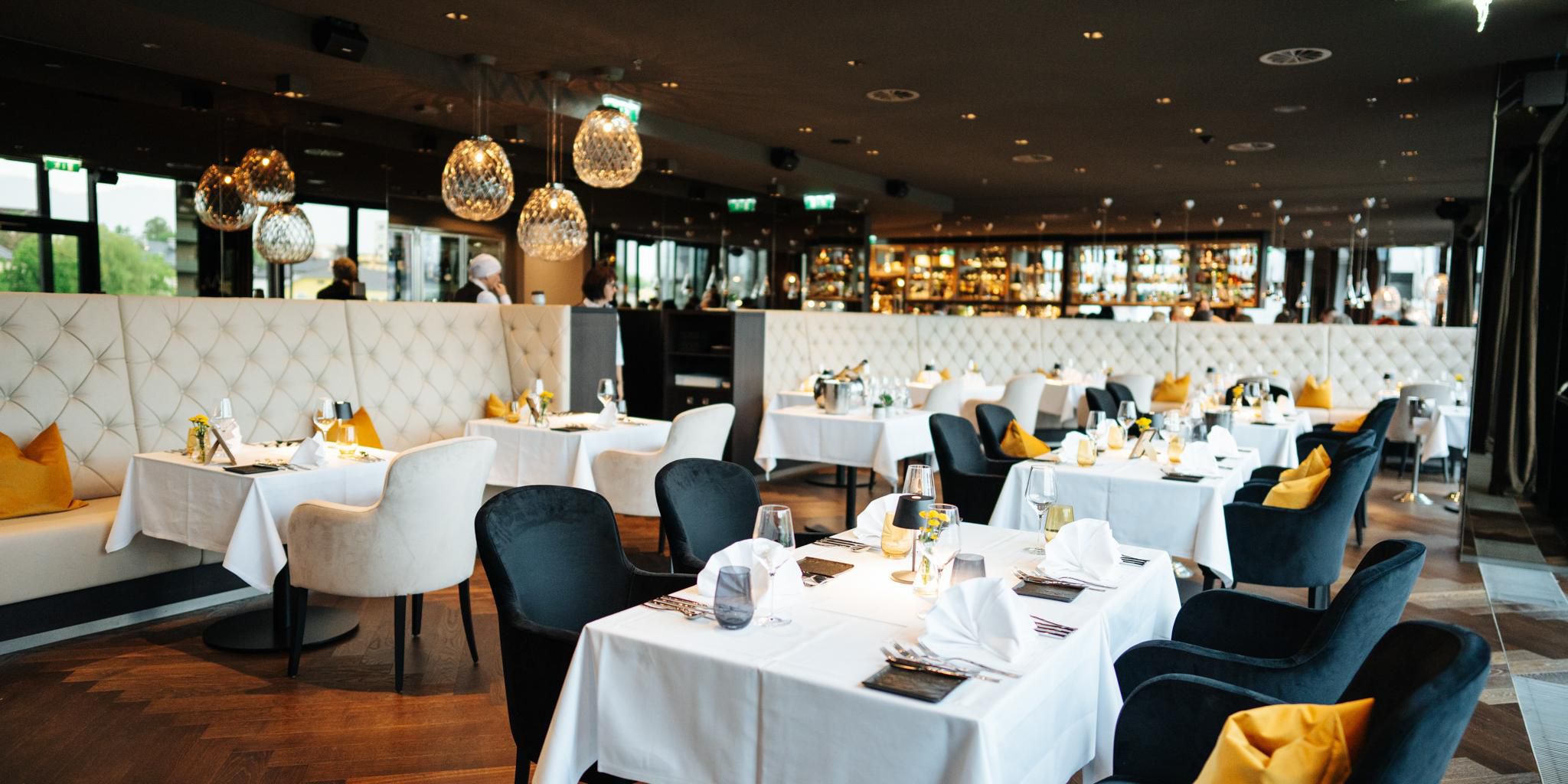 Mediterranean delicacies blend with regional flair in the LAGANA restaurant. Under the direction of head chef Thomas Mayerl, the restaurant has been awarded toques from gault&millau. Centrally located in Villach on the picturesque River Drau, the recently renovated restaurant offers an appealing ambience.
