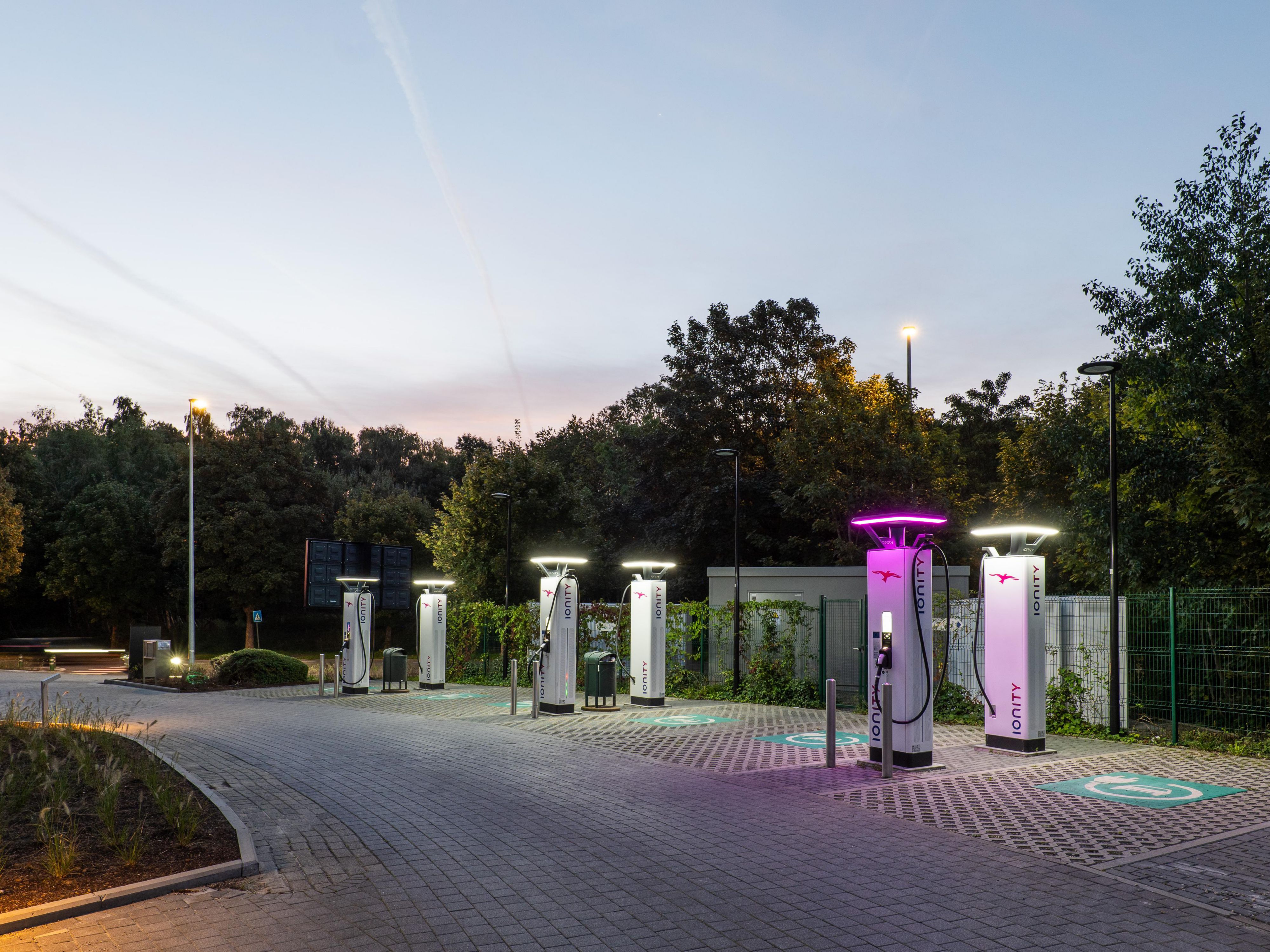 Pontos de carregamento de alta energia disponíveis no voco Bruxelas City North