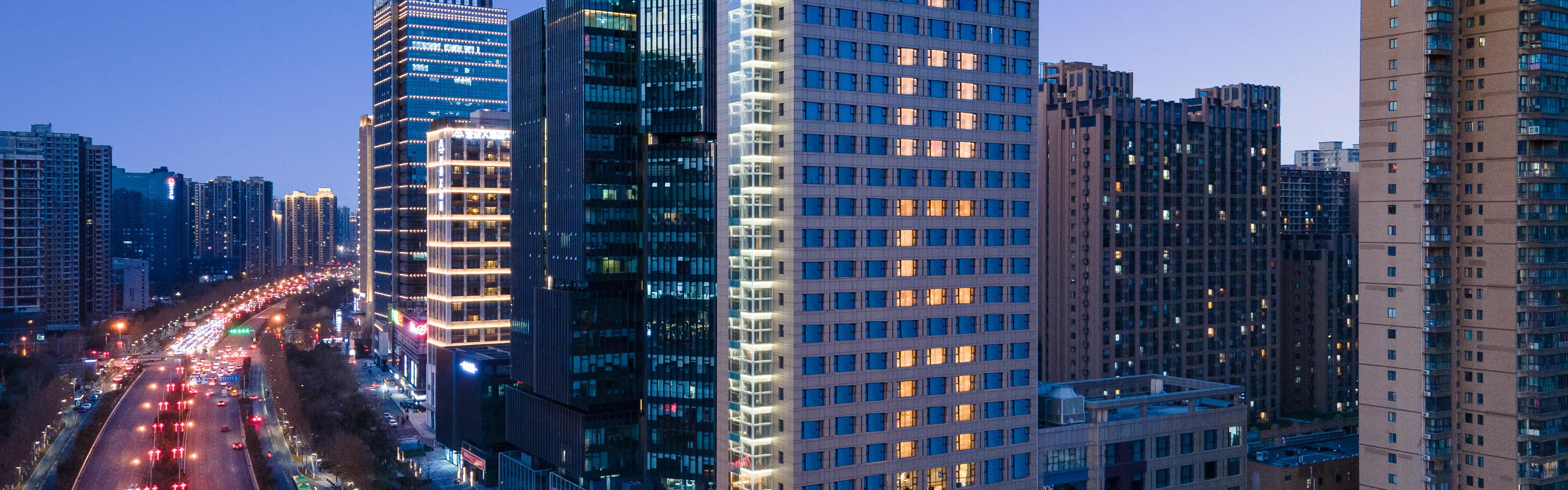 $hotelInfo.mediaDetails.welcomePhotos.primaryPhoto.caption}