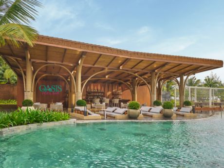  Oasis Pool Bar voco Quang Binh Resort
