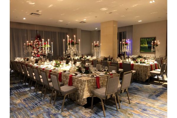 Holiday Meeting Room