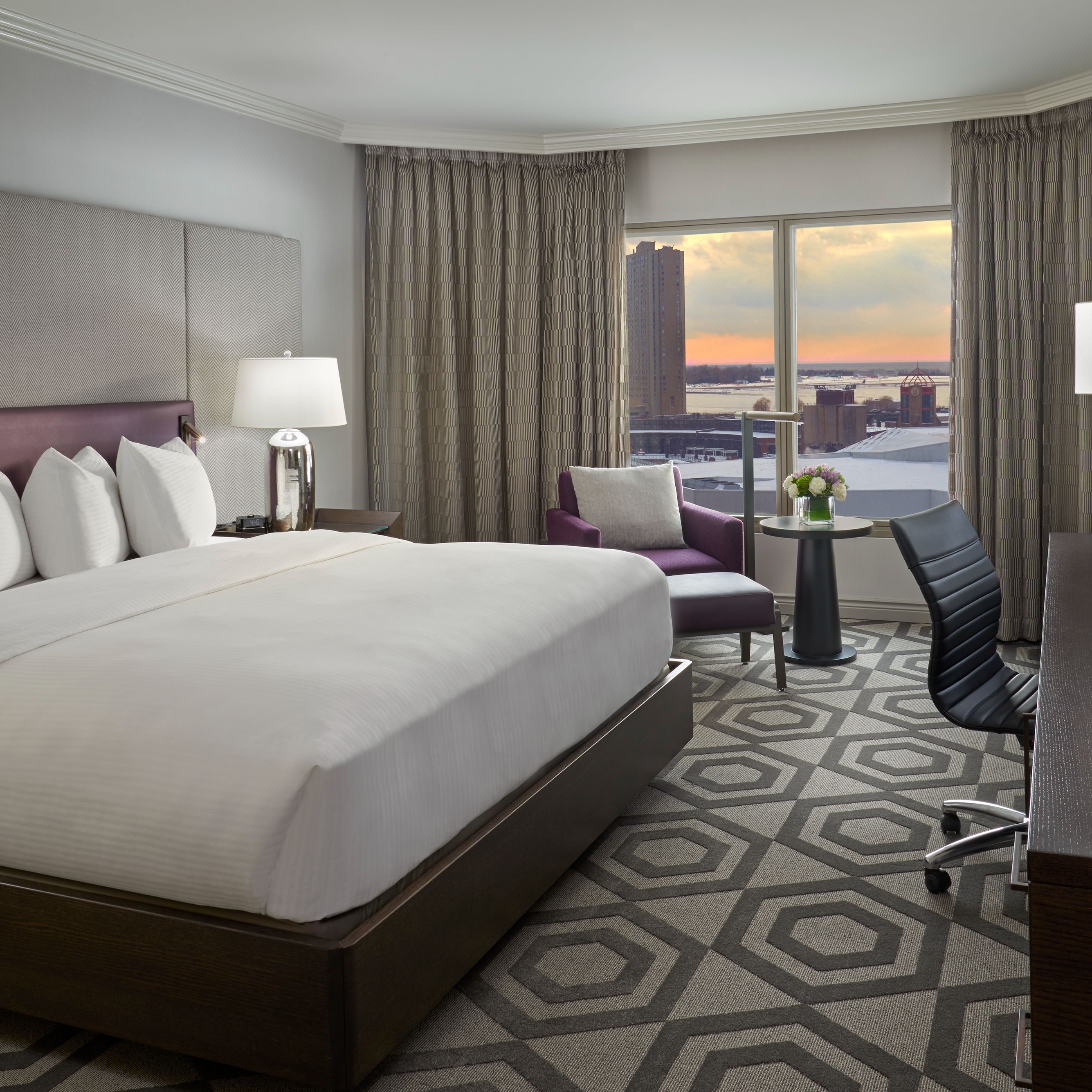 Club king room at the InterContiental Toronto Centre.