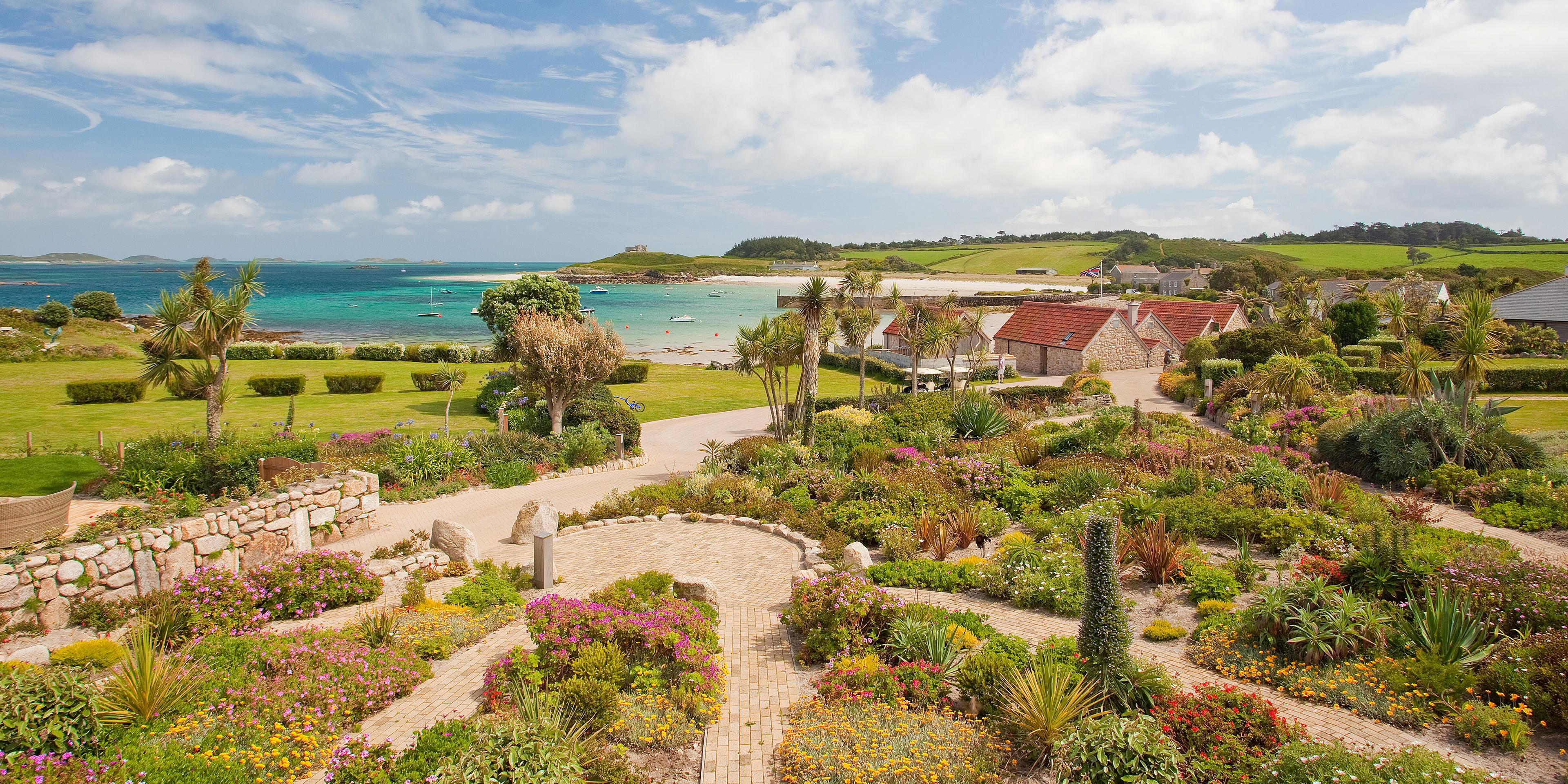 Mr & Mrs Smith Tresco Sea Garden Cottages